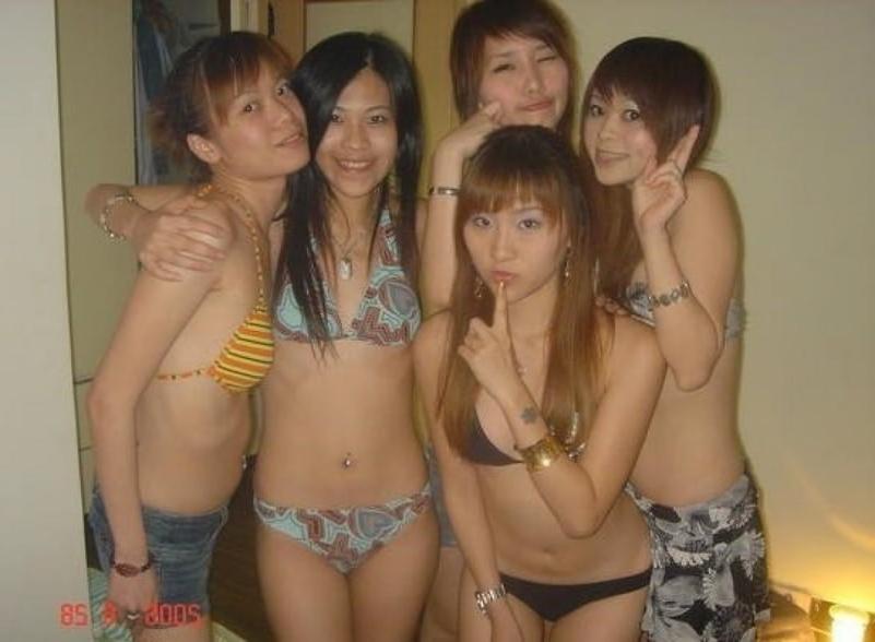16P Asian showing off her tight asshole with a dildo in it
