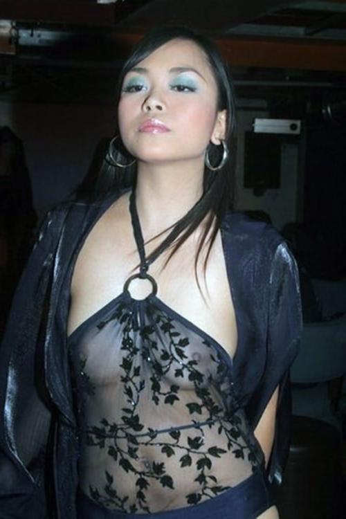 16P Asian showing off her tight asshole with a dildo in it
