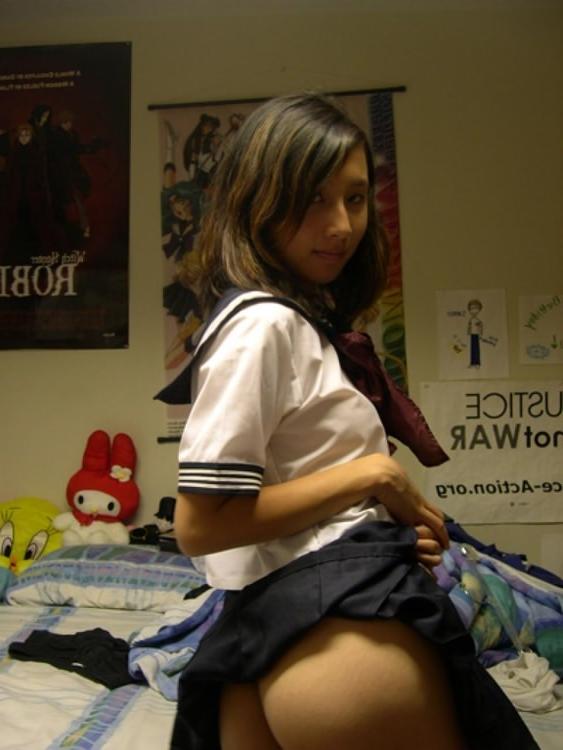 16P Mega oozing hot and delicious Asian girls posing naked