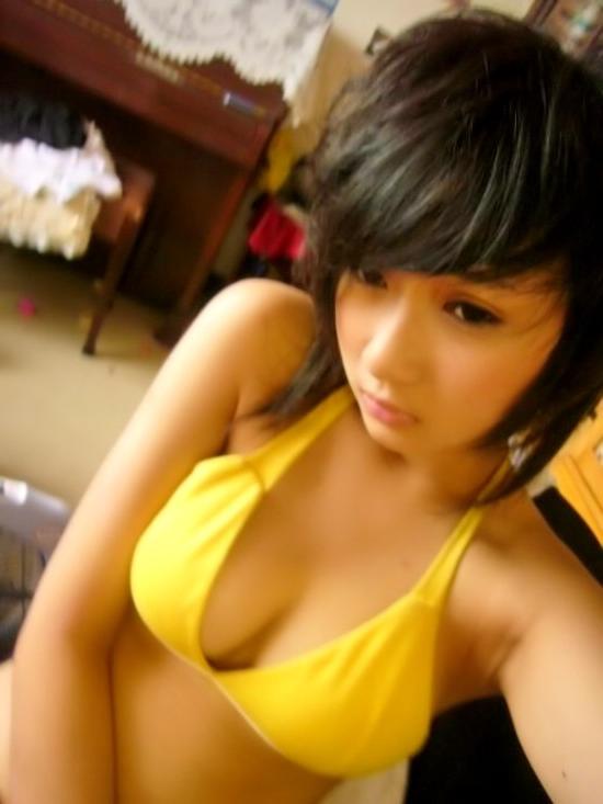 16P Asian coed goes full nude in couch shows squeezable tits