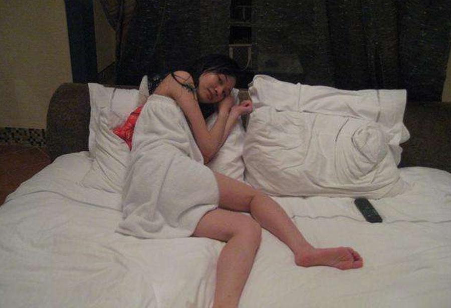 16P Mega oozing hot and delicious Asian girls posing naked