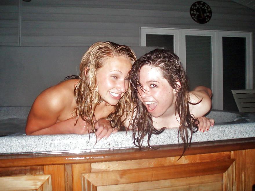 17P Junge Teens bei einer geilen Pool Party
