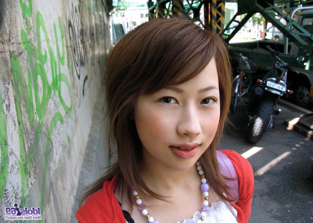 16P Asian tramp is naked in her hot tub waiting for a friend