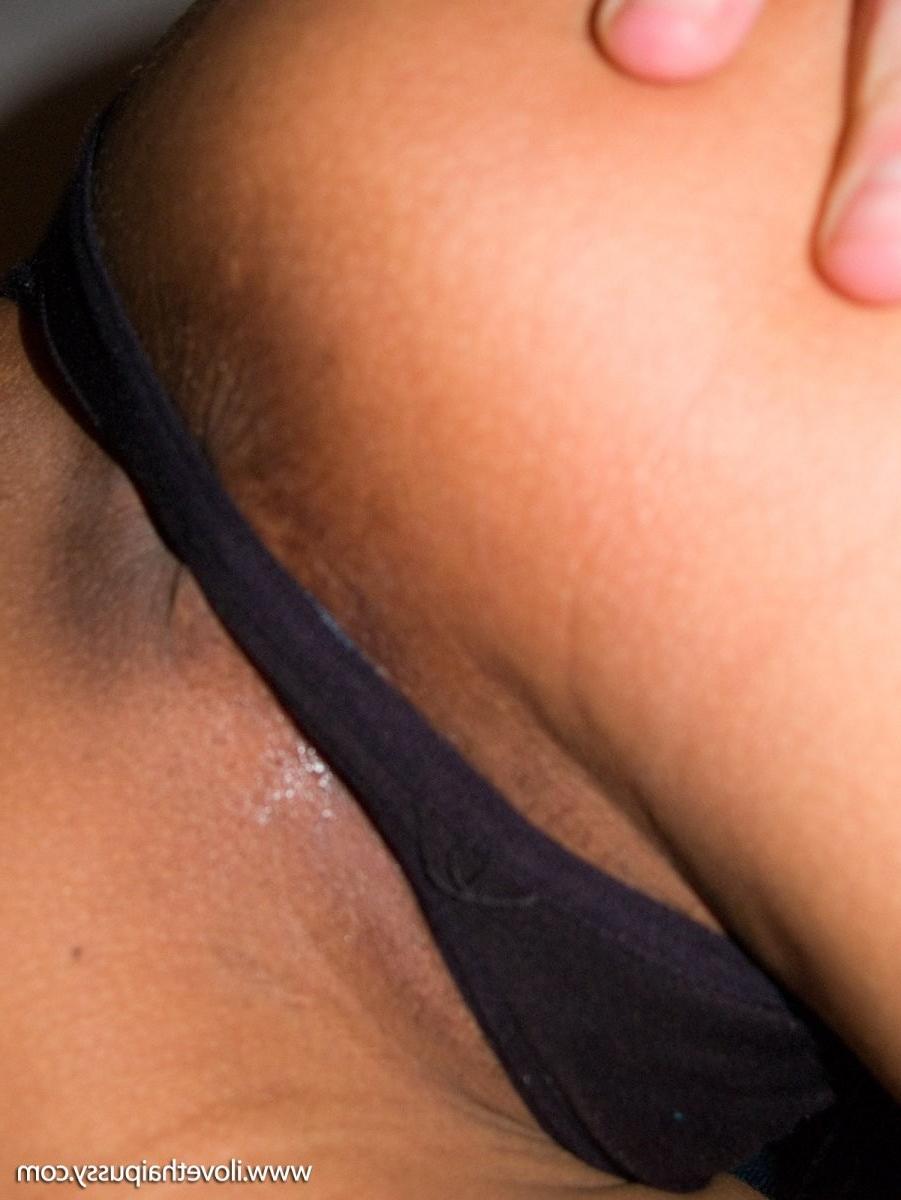 15P Thai Hooker Paid To Spread Her Tight Puckered Butthole