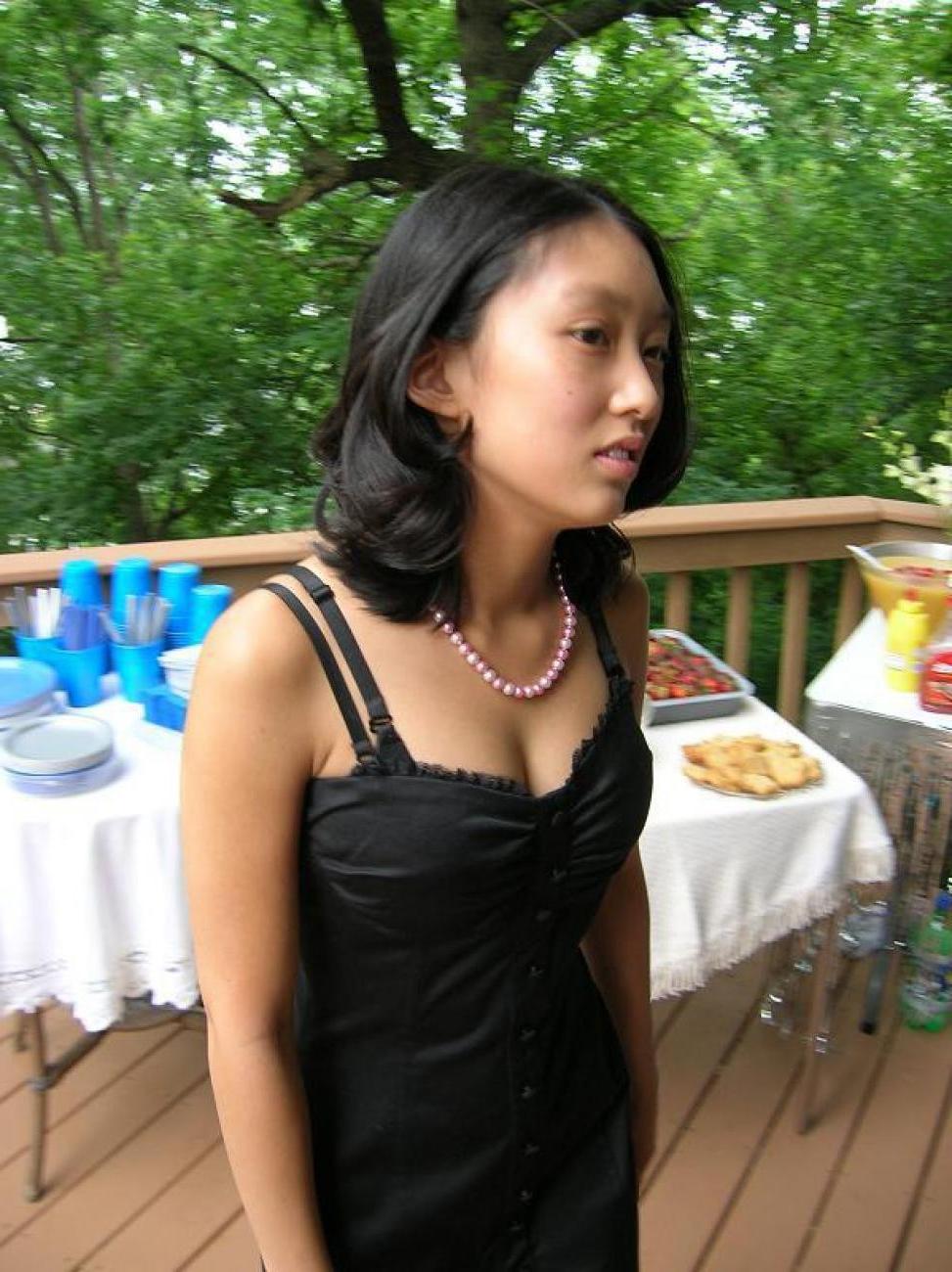 16P Mega oozing hot and delicious Asian girls posing naked