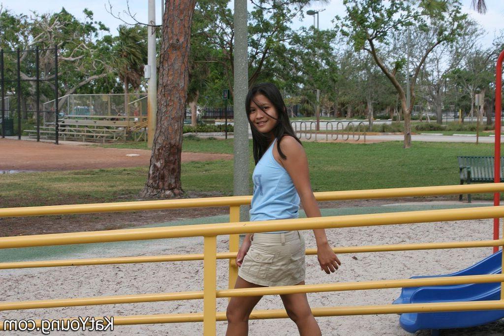 16P Kat Young :: Sweet asian girl flashing pussy at a public park