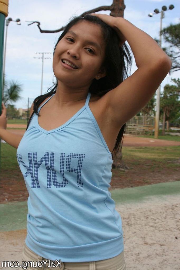 16P Kat Young :: Sweet asian girl flashing pussy at a public park