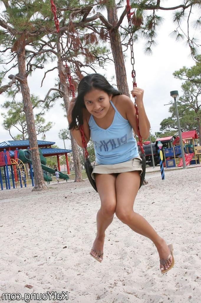 16P Kat Young :: Sweet asian girl flashing pussy at a public park