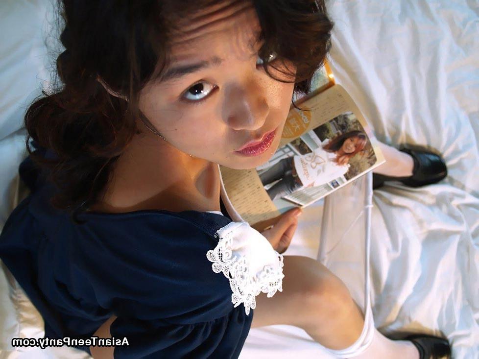 16P asian teen panties
