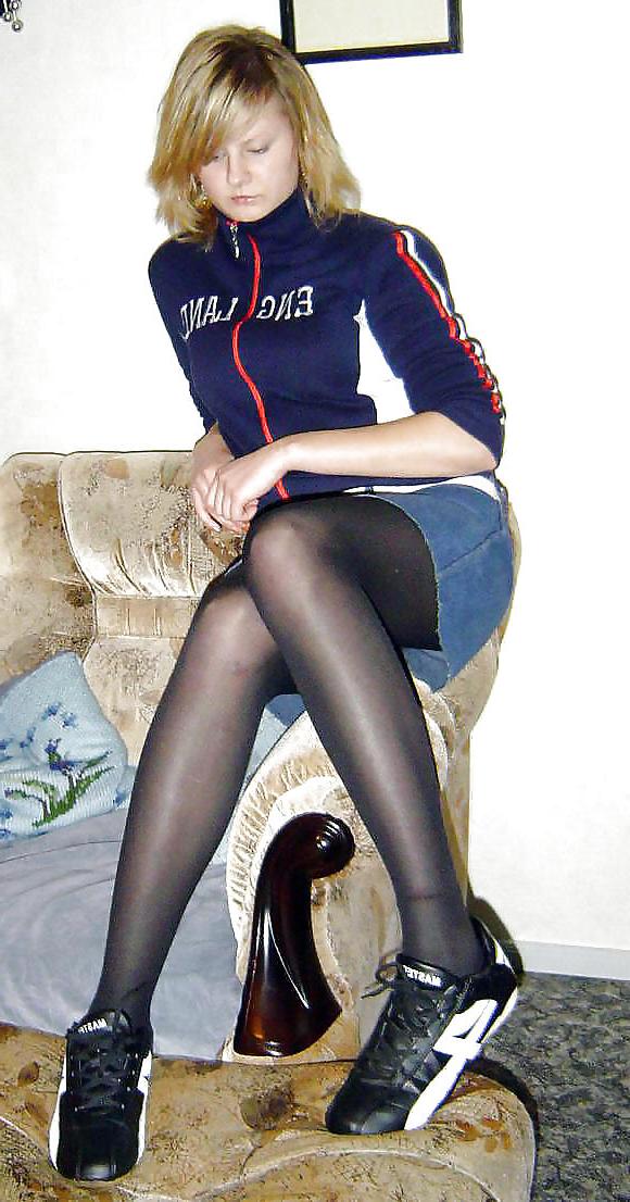 25P Pantyhose And Upskirts