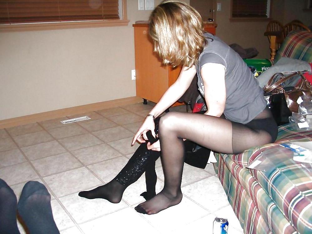 25P Pantyhose And Upskirts