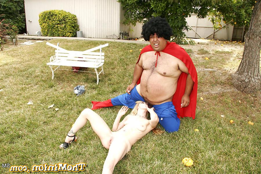 18P Sexy Tawny Ryden gets her mouth banged by the fat Minion