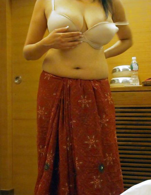 15P SPYING MY HOT MUMMY AT HOME