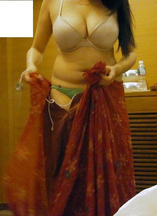 15P SPYING MY HOT MUMMY AT HOME