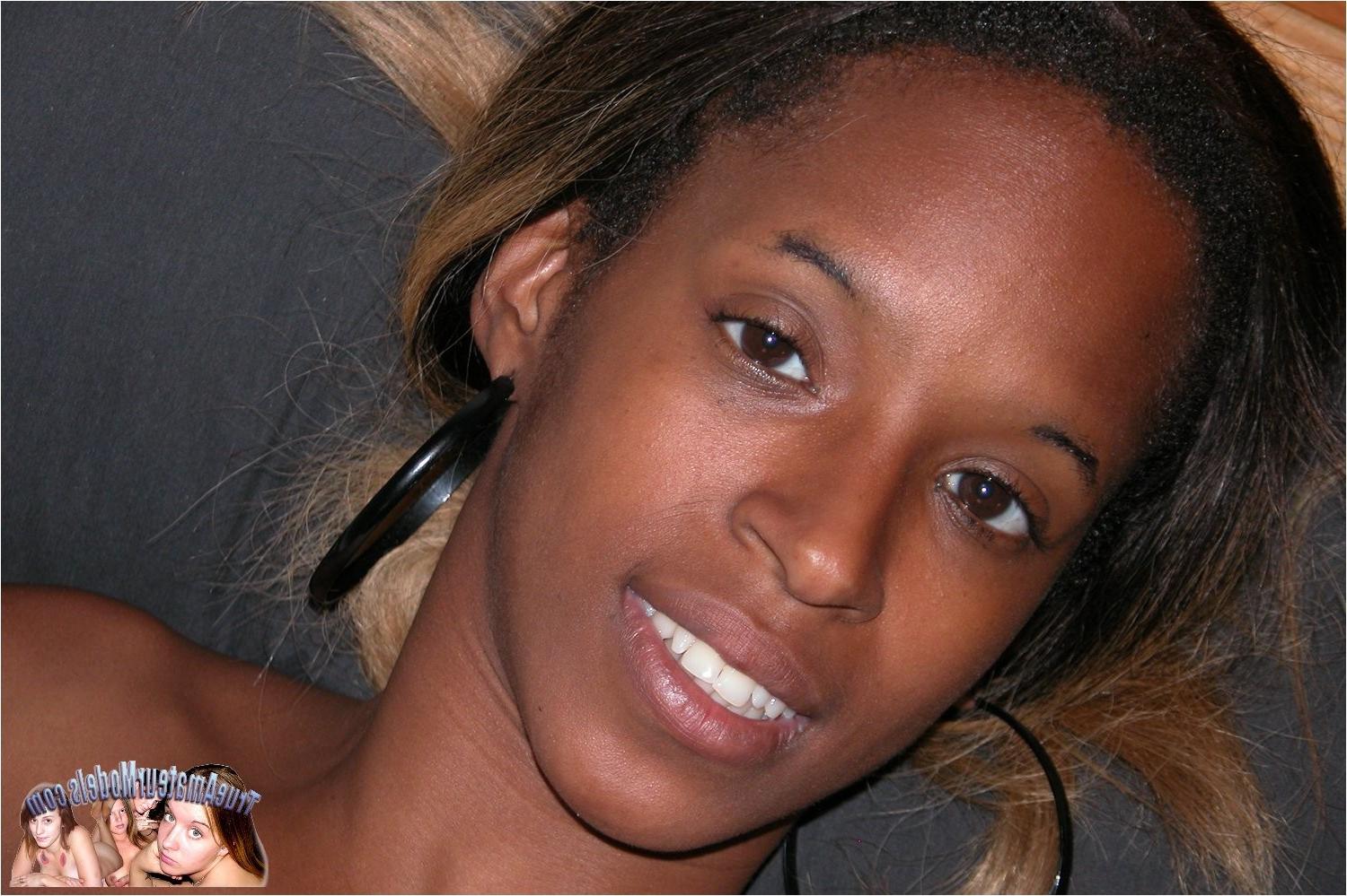 11P Black Girl Spreads Her Ebony Pusssy And Asshole