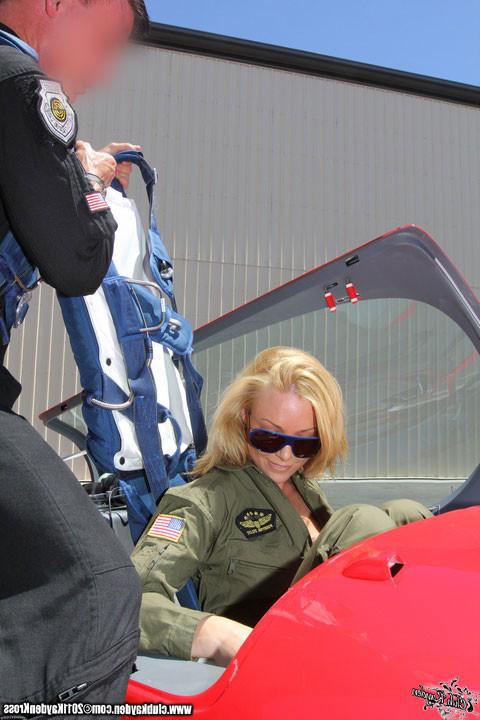 15P Kayden Kross and Jesse Jane behind the scenes