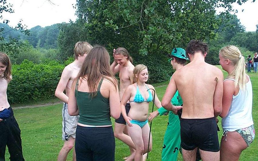 15P Drunk amateur babes
