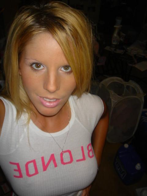 10P See amazing collection of home pics with extra nice boobies