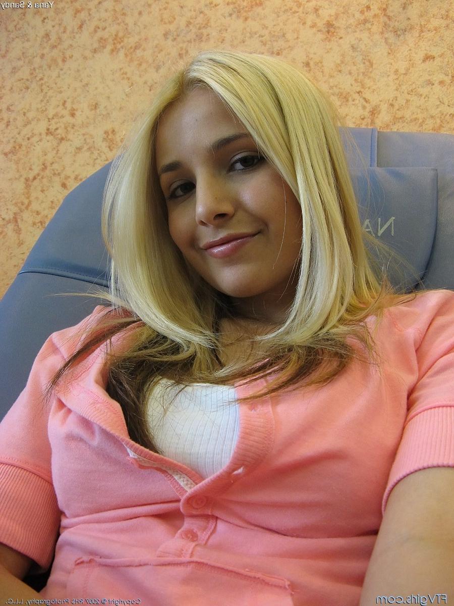 18P Candid behind the scenes of a porn shoot