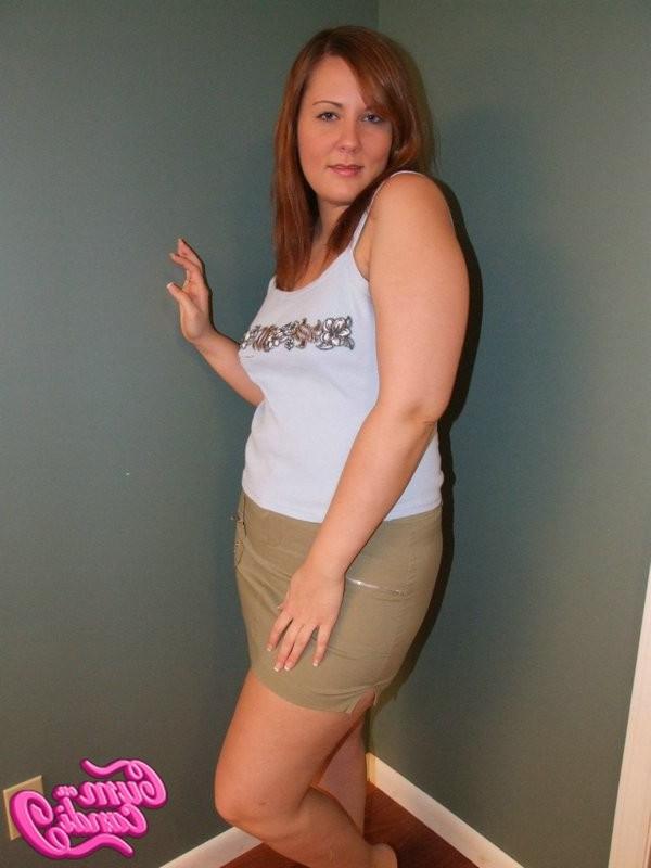 15P bombshell housewife candi wears tight thong