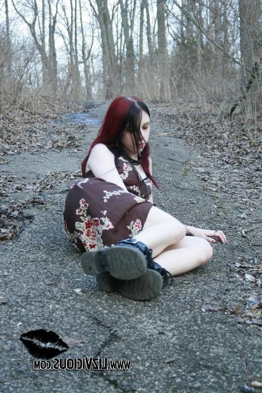 15P liz fingers pussy and asshole
