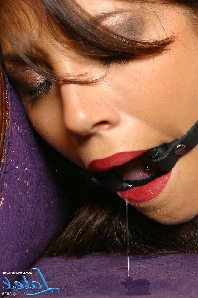 11P hot babe hogtied on a couch
