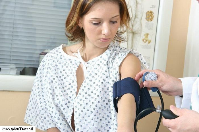 16P Lexi meets with her doctor for a complete physical