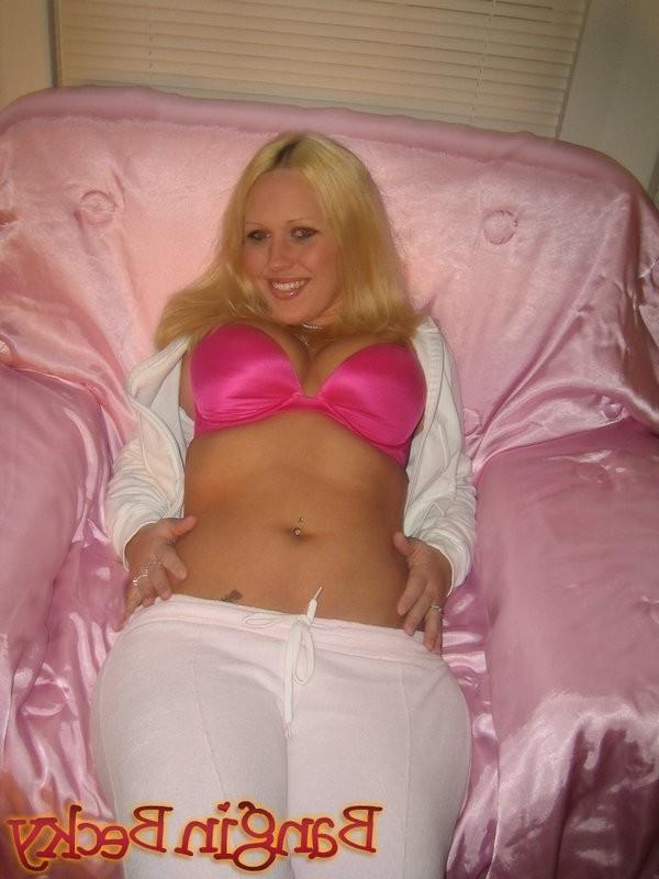 16P Sexy Uber Jugged Blonde Bangin Becky Strips In Bedroom