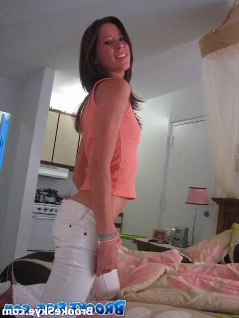16P brooke skye posing in her bedroom