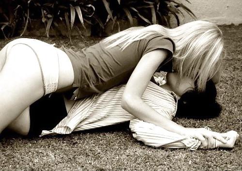 23P Lesbian lovers