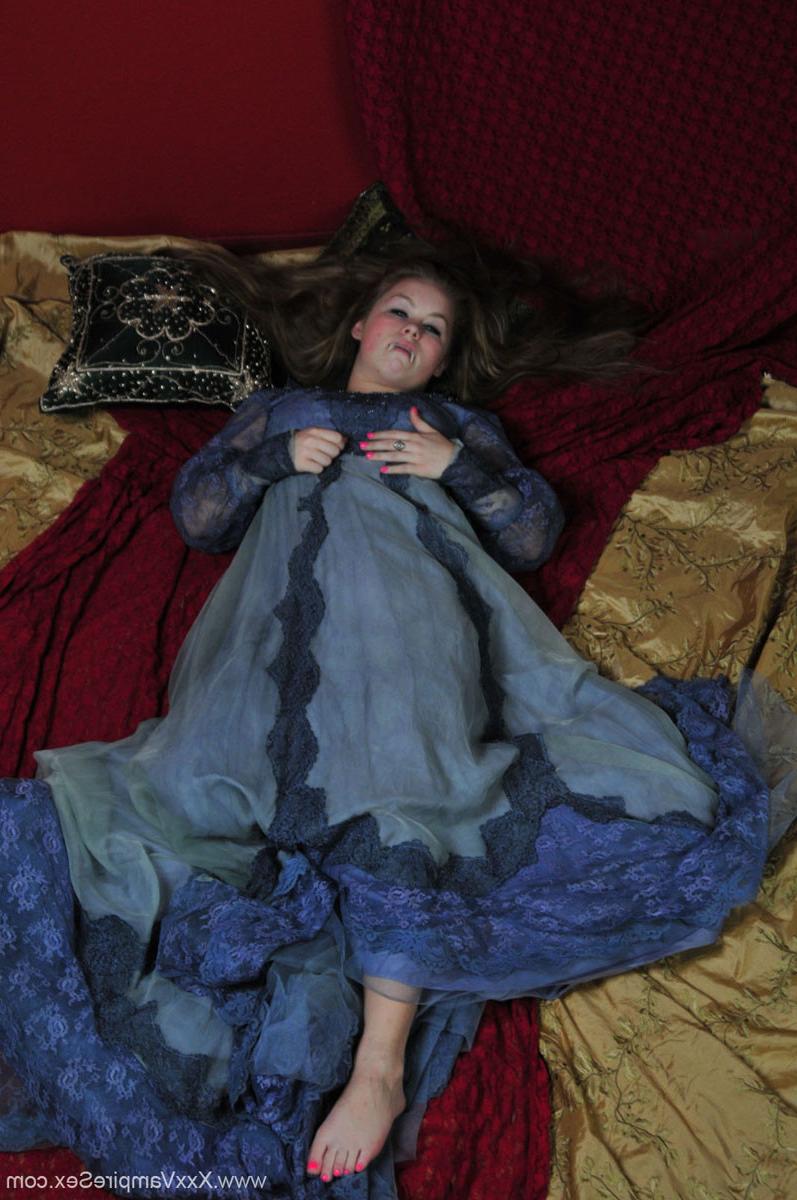 15P Busty Teen Vampire Madison Chandler in Vintage Dress