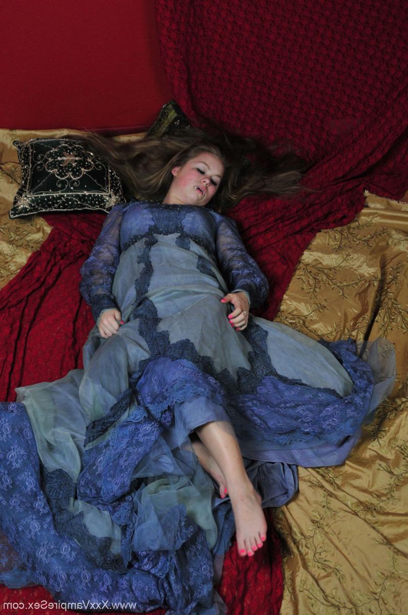 15P Busty Teen Vampire Madison Chandler in Vintage Dress