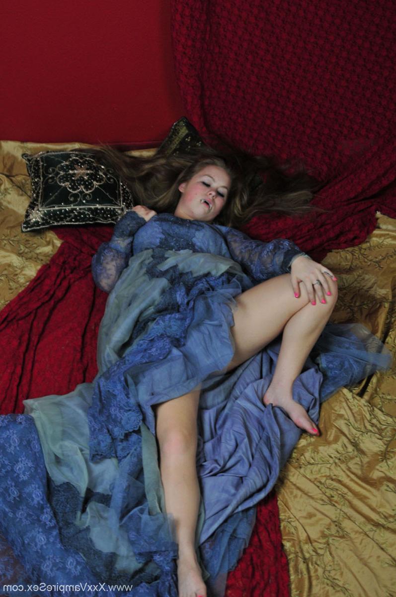 15P Busty Teen Vampire Madison Chandler in Vintage Dress