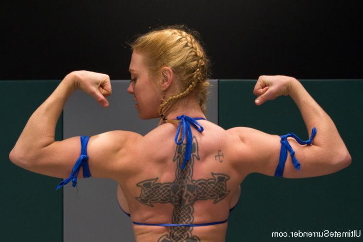 15P Darling takes on a real MMA trained Wrestler Adrianna Luna