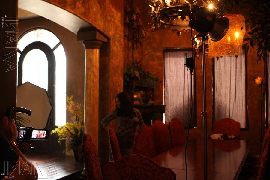 15P Some fun and personal behind the scenes footage of gorgeous busty brunette, Aria