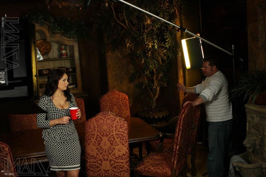 15P Some fun and personal behind the scenes footage of gorgeous busty brunette, Aria