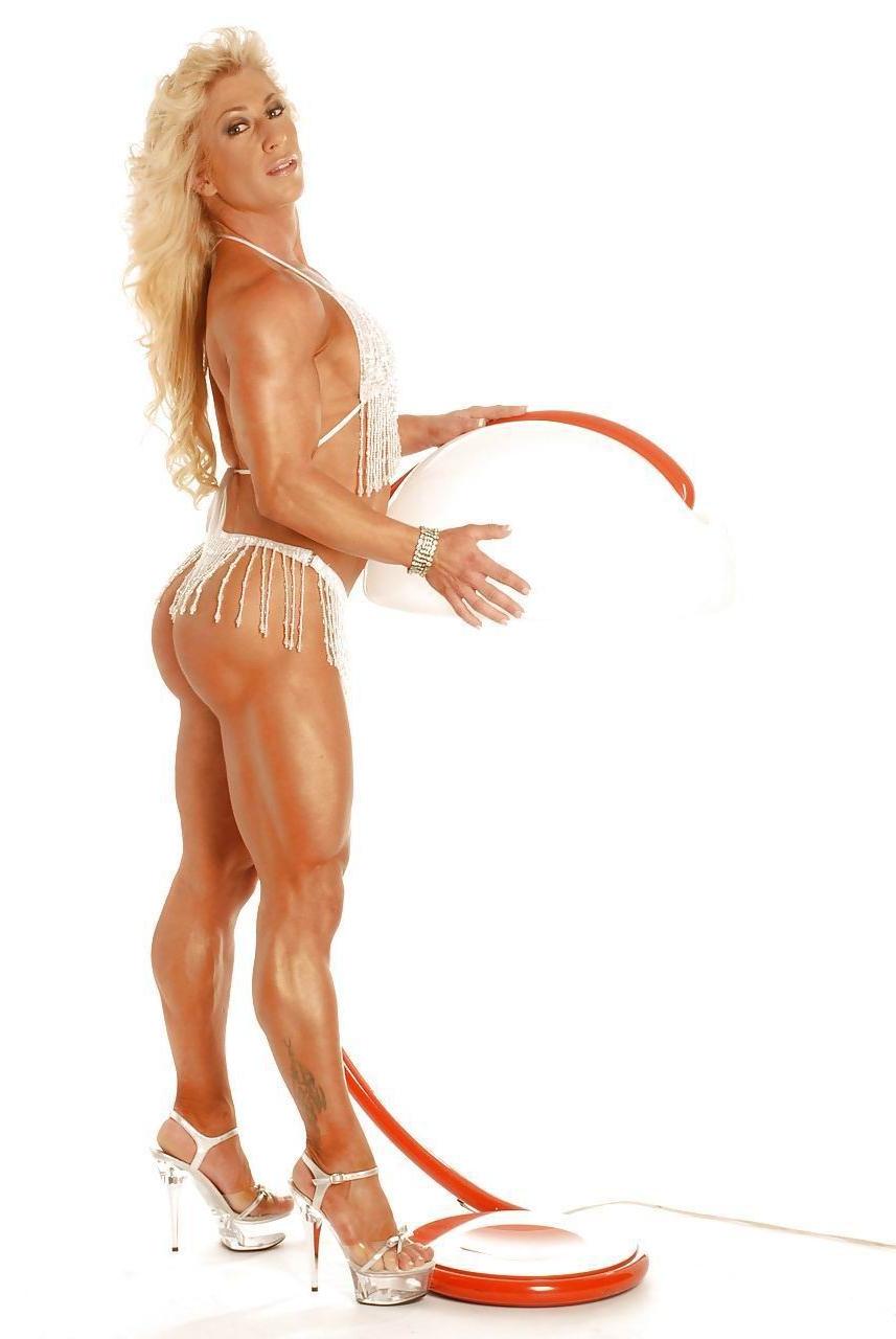 15P female bodybuilders with huge muscles
