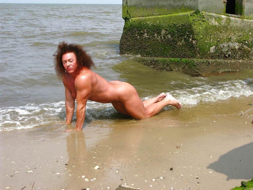 16P hot female bodybuilders with huge muscles