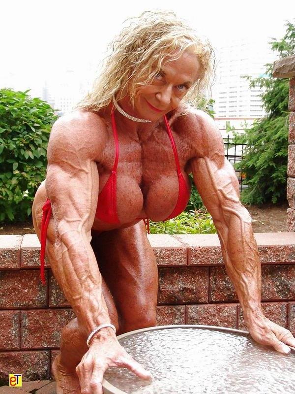 15P strong female bodybuilders posing and in action