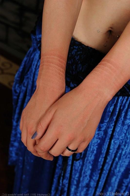 15P Danielle FTV tries her fantasy of some light bondage