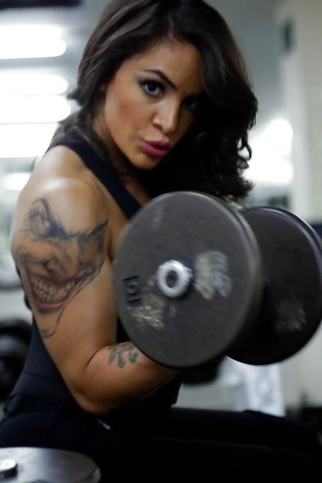 15P hot female bodybuilders with huge muscles
