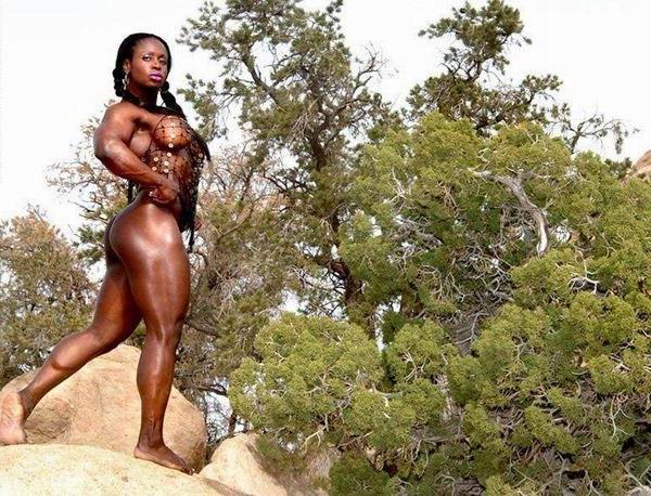 12P female bodybuilders posing and in action