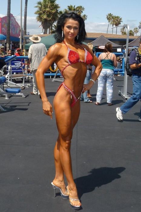 15P Women with perfect muscle and beauty posing
