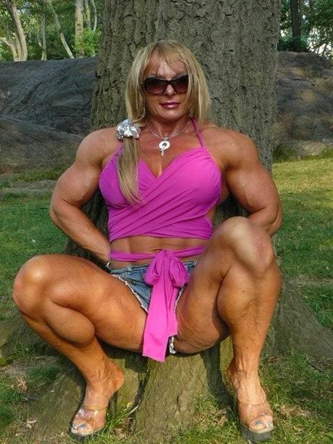 15P hot female bodybuilders with huge muscles
