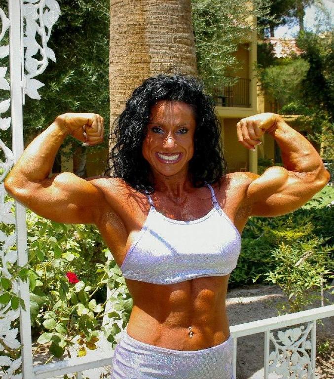 15P hot female bodybuilders with huge muscles