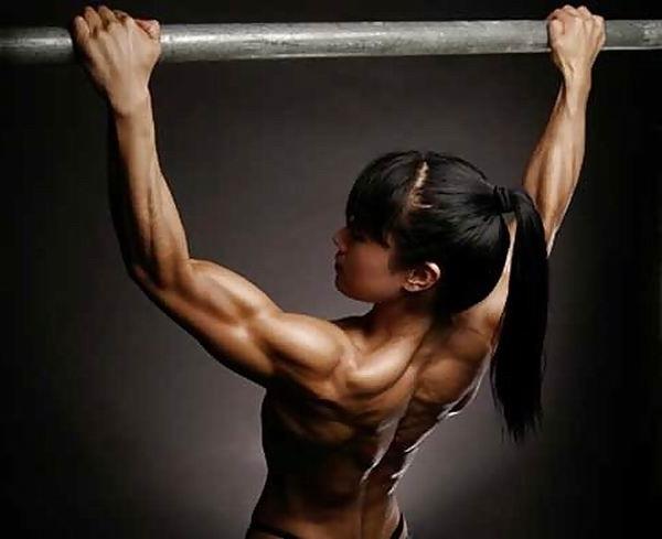 12P female bodybuilders posing and in action