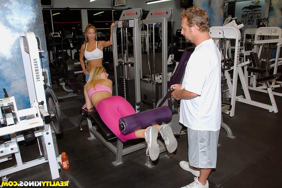 12P Check out this hot ass workout babe get drilled in her asshole on the bench in t