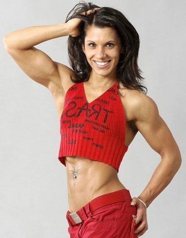 15P hot female bodybuilders posing and in action