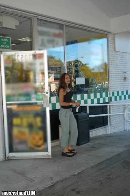 15P Tight latina milf gets the hunter to ream her from behind