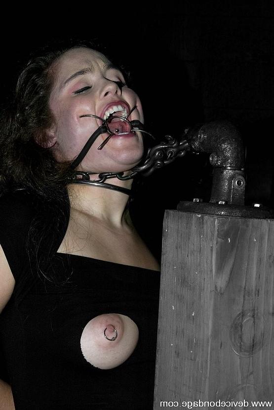 15P Samanthia Sin and Charlotte Vale under humiliating bondage
